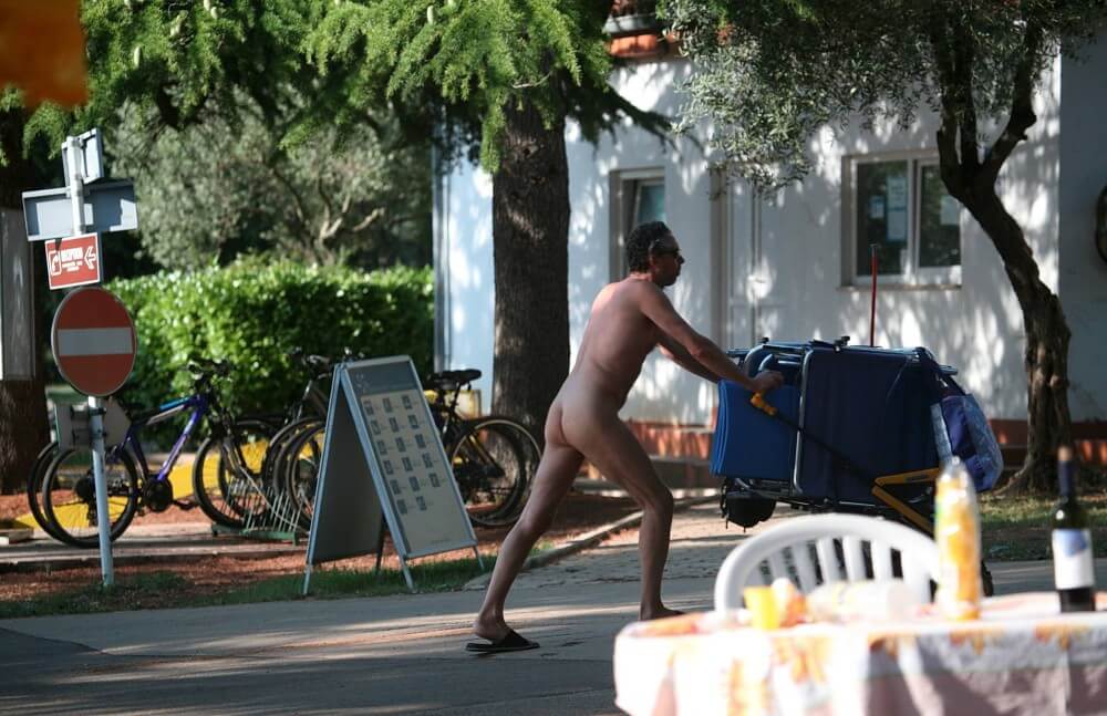 Park Side Street Pass-Bys photos Nudism naturism club