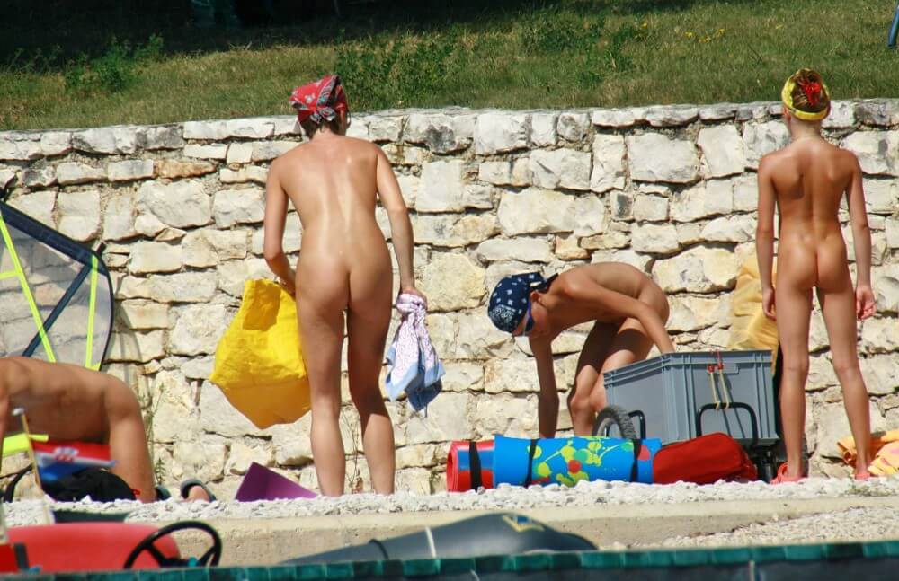 Sporty and Athletic Sands gallery Nudism naturism club