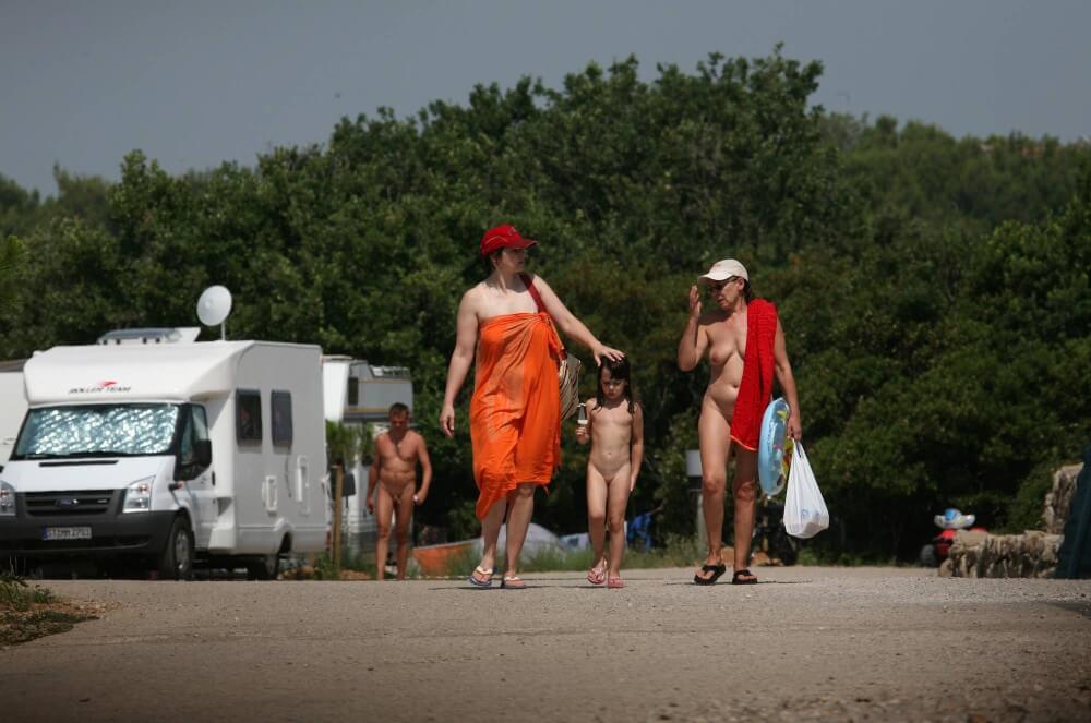 Bondi Beach Path Outskirt pics Nudism naturism club