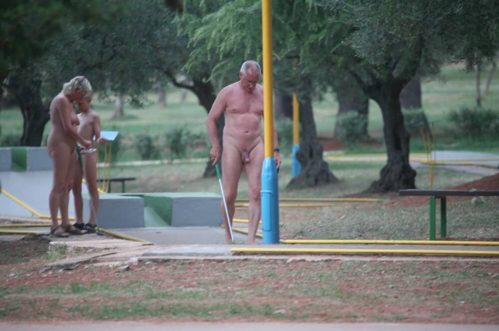Mini-Golf Nude Participants pics Nudism naturism club