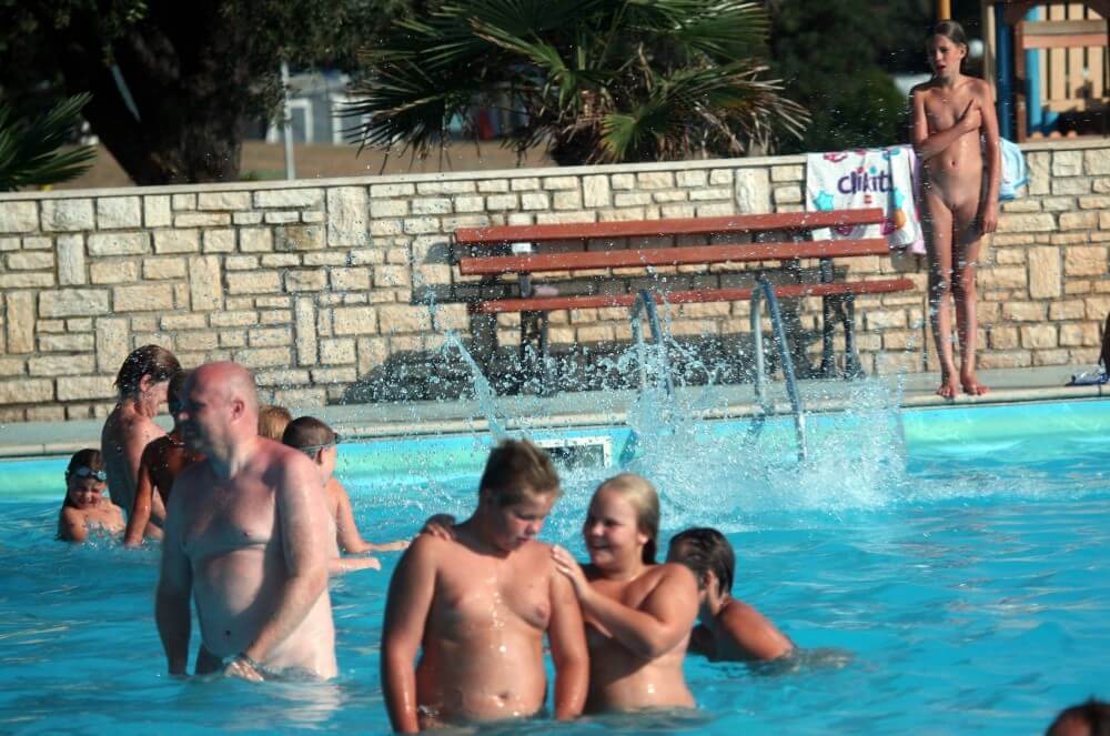 Naturist Pool Girls Profile pics Nudism naturism club