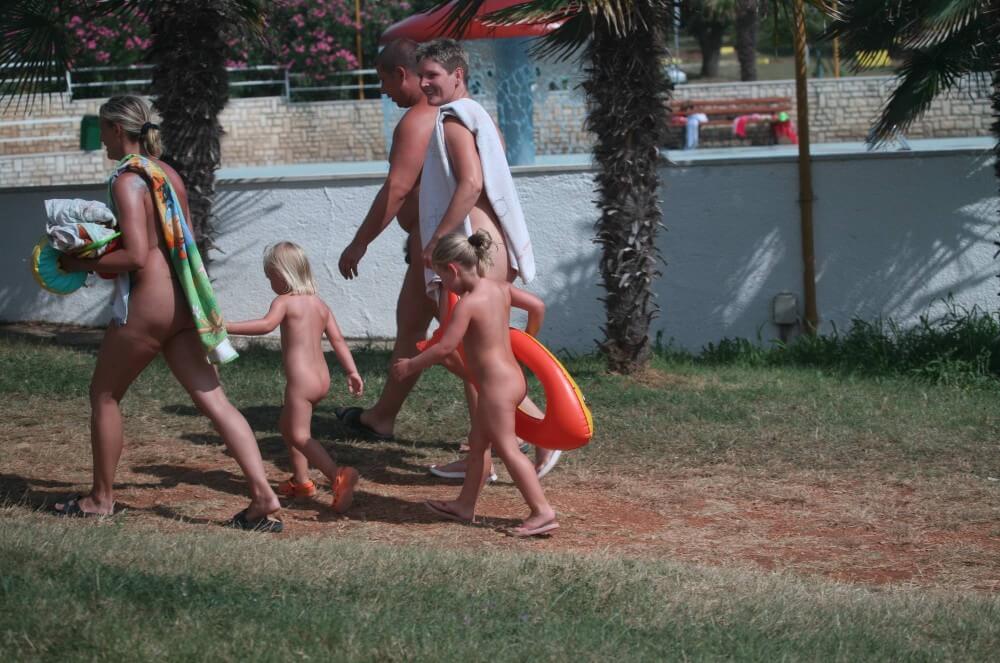 Naturist Family Movement pics Nudism naturism club
