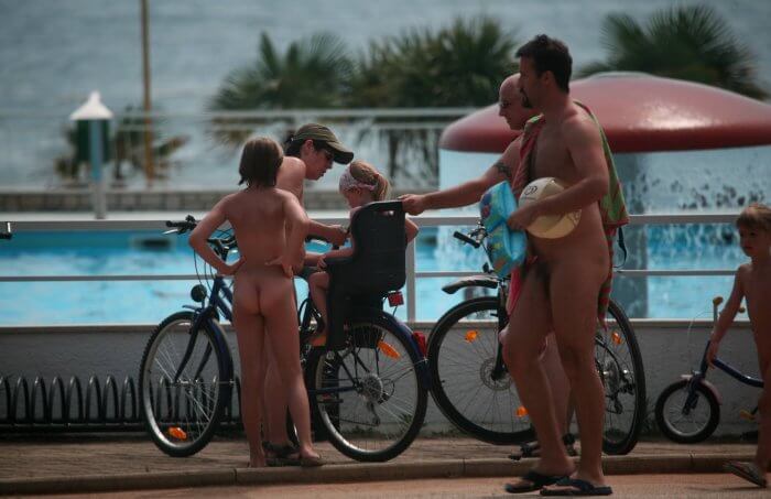 Freedom on two wheels: how cycling and hiking enrich the lives of nudists Nudism naturism club