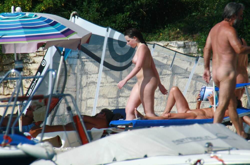 Girl Daytime Bath Nudism naturism club