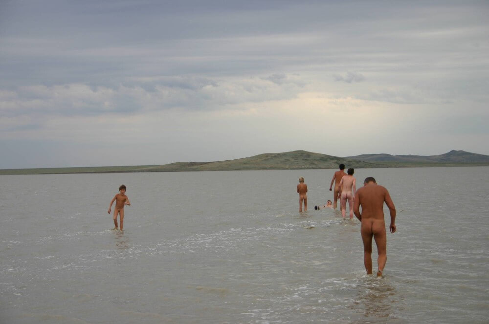 Black-Sea Body Mud Shots pics Nudism naturism club
