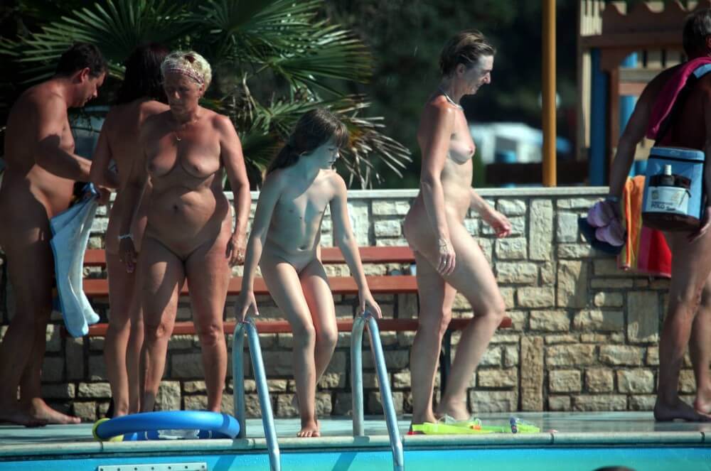 Naturist Pool Cleaning-Up pics Nudism naturism club