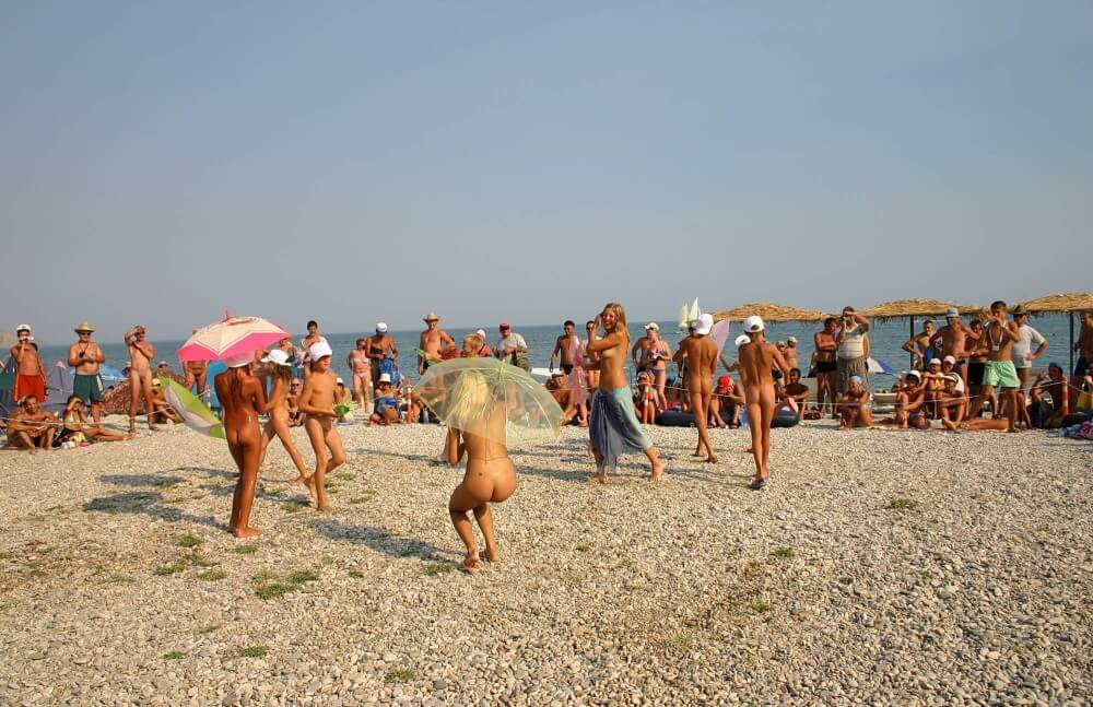 Ribbon and Umbrella Dance pics Nudism naturism club