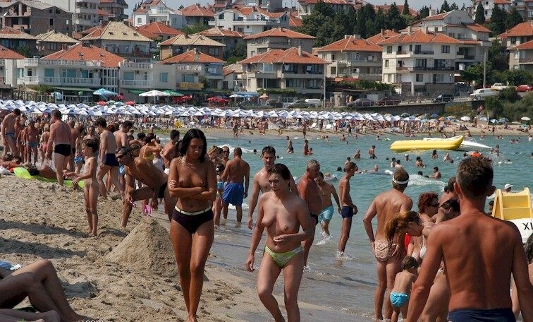 Enature - resort in solar Bulgaria Nudism naturism club