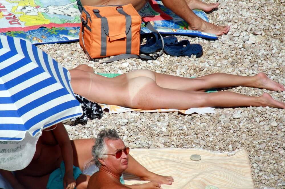 Naturists Beach Relaxation pics Nudism naturism club