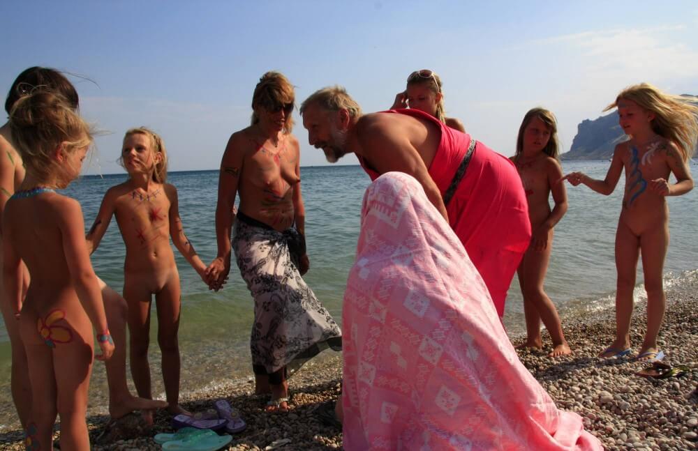 Water Drying Off pics Nudism naturism club
