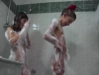 Naturistin: Rain Holiday 4 Nudism naturism club